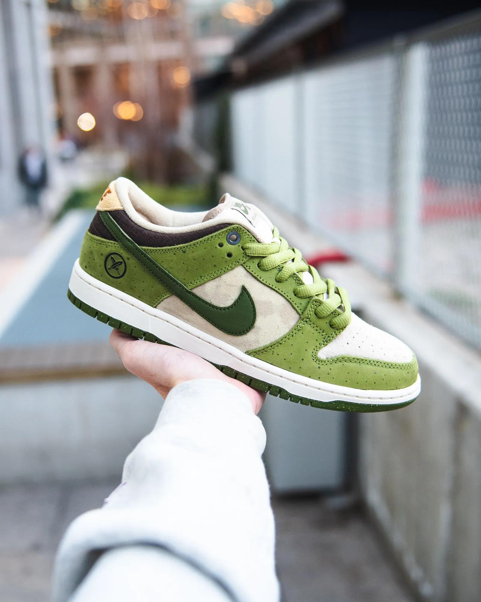 Yuto Horigome x Nike SB Dunk Low Pro Asparagus HF8022-300