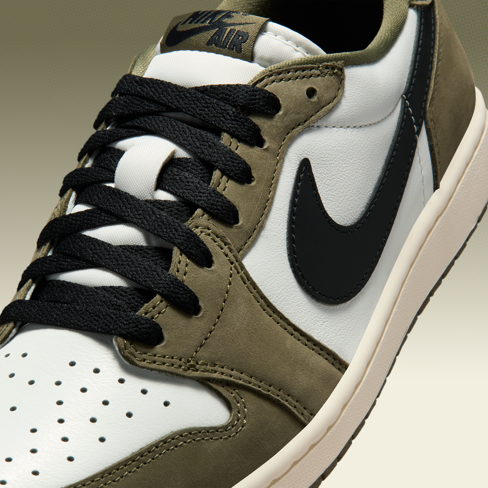 Air Jordan 1 Retro Low OG “Medium Olive” 2026