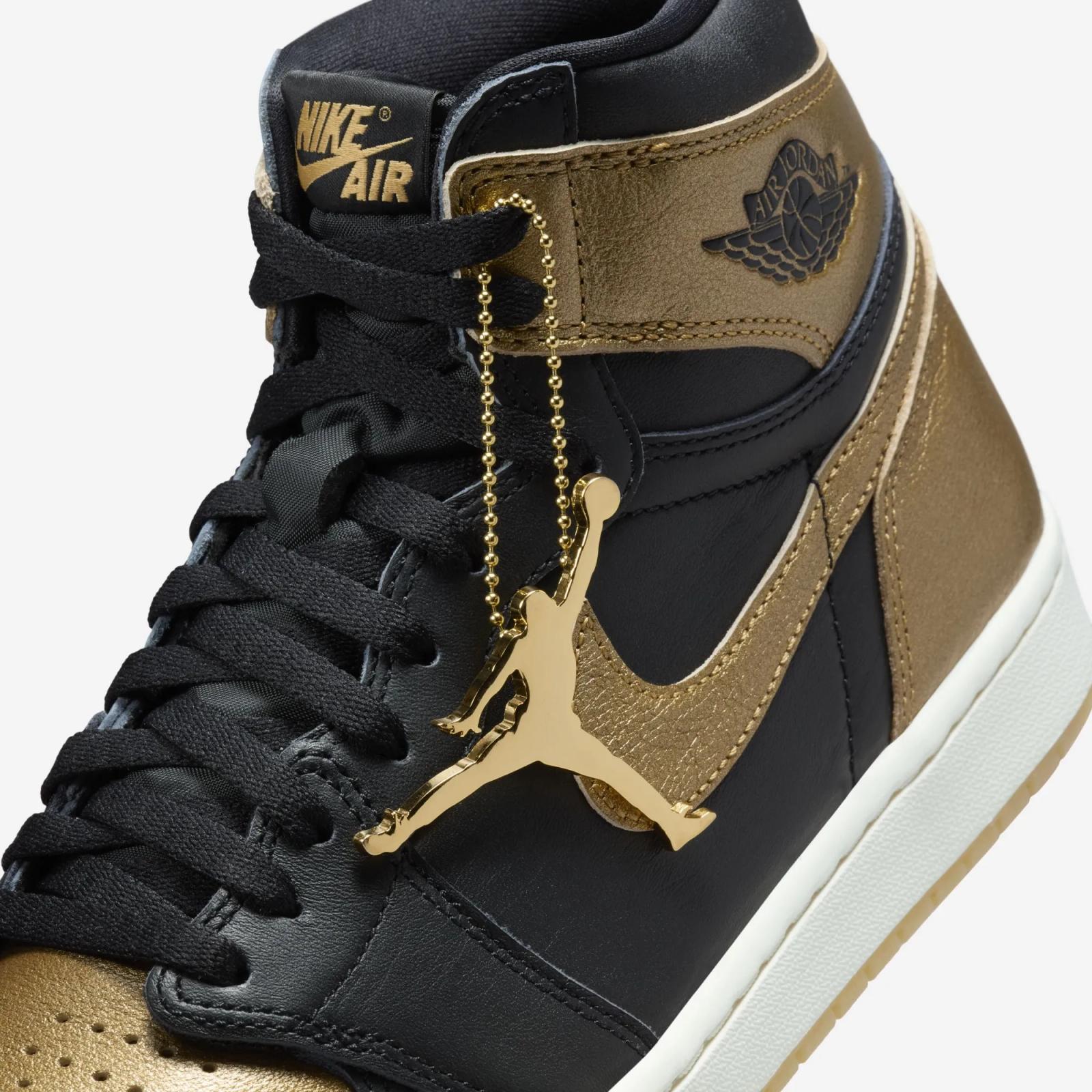 Air Jordan 1 Retro High OG Metallic Gold DZ5485-071