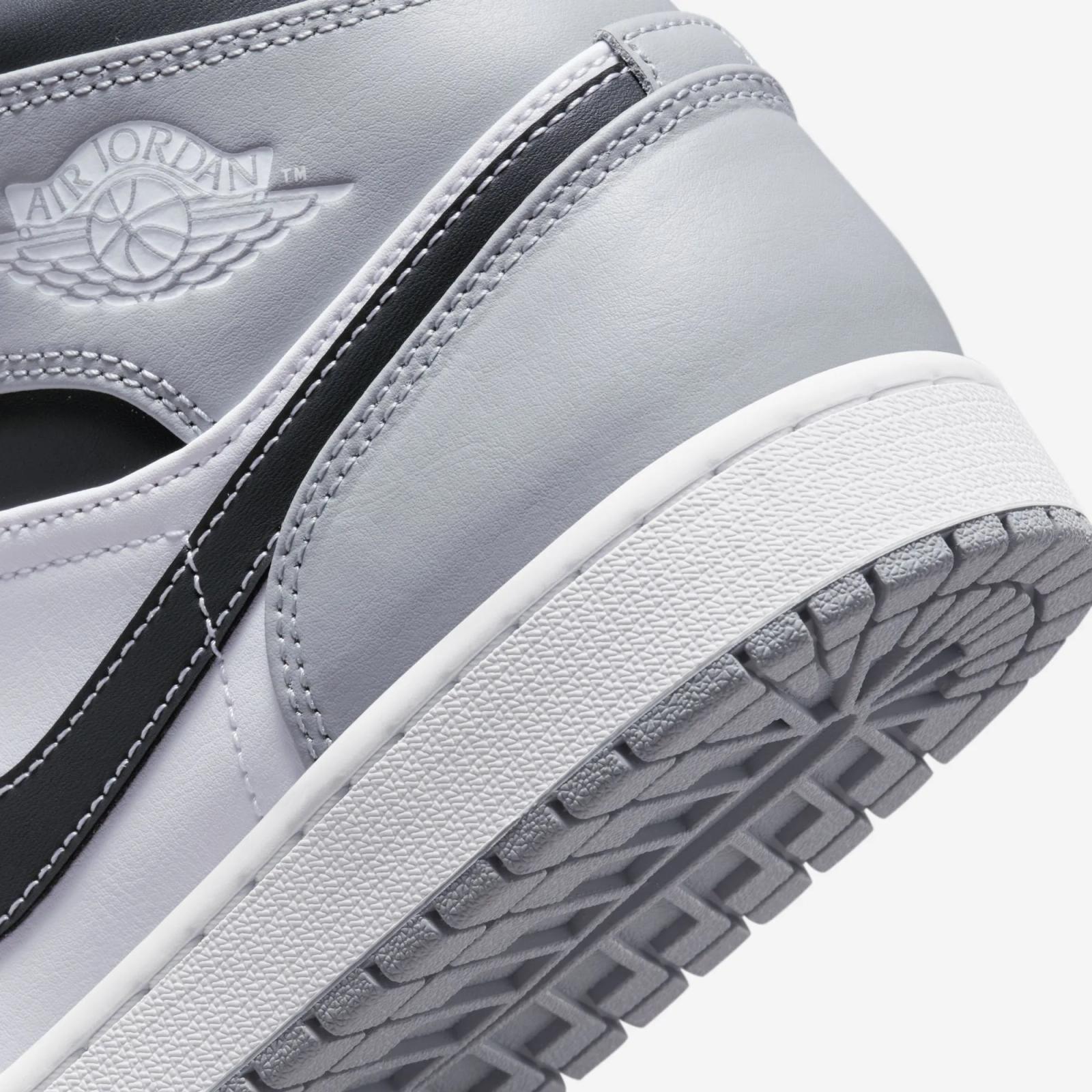 Air Jordan 1 Mid Light Smoke Grey 2025 Restock 554724-078