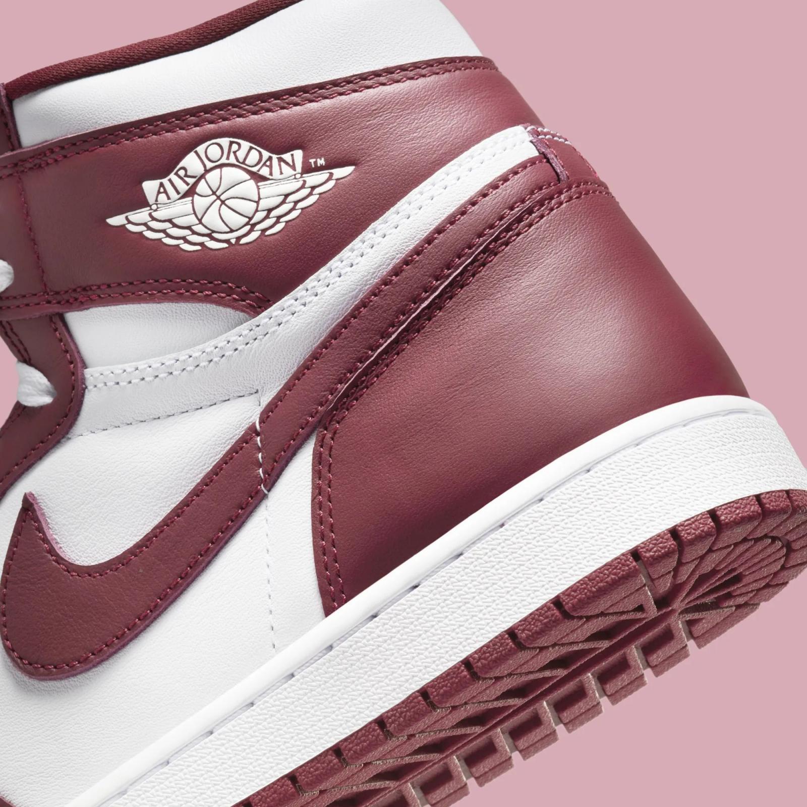 Air Jordan 1 Retro High OG Team Red DZ5485-160