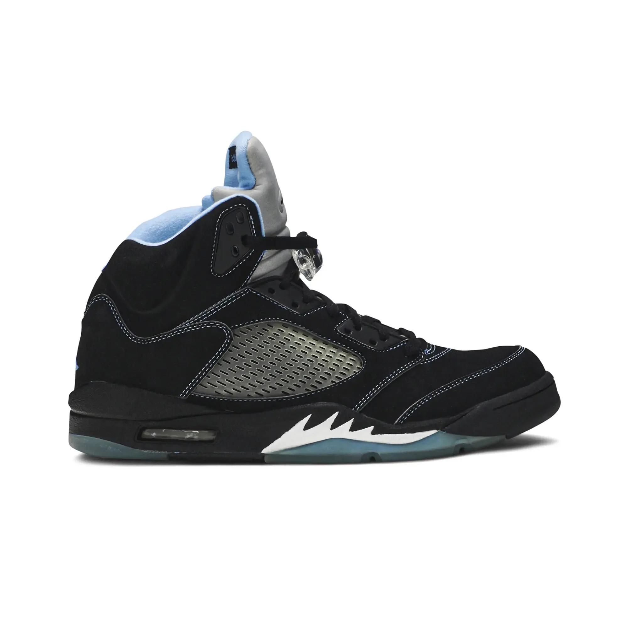 Air Jordan 5 Retro “Black / University Blue” 2026
