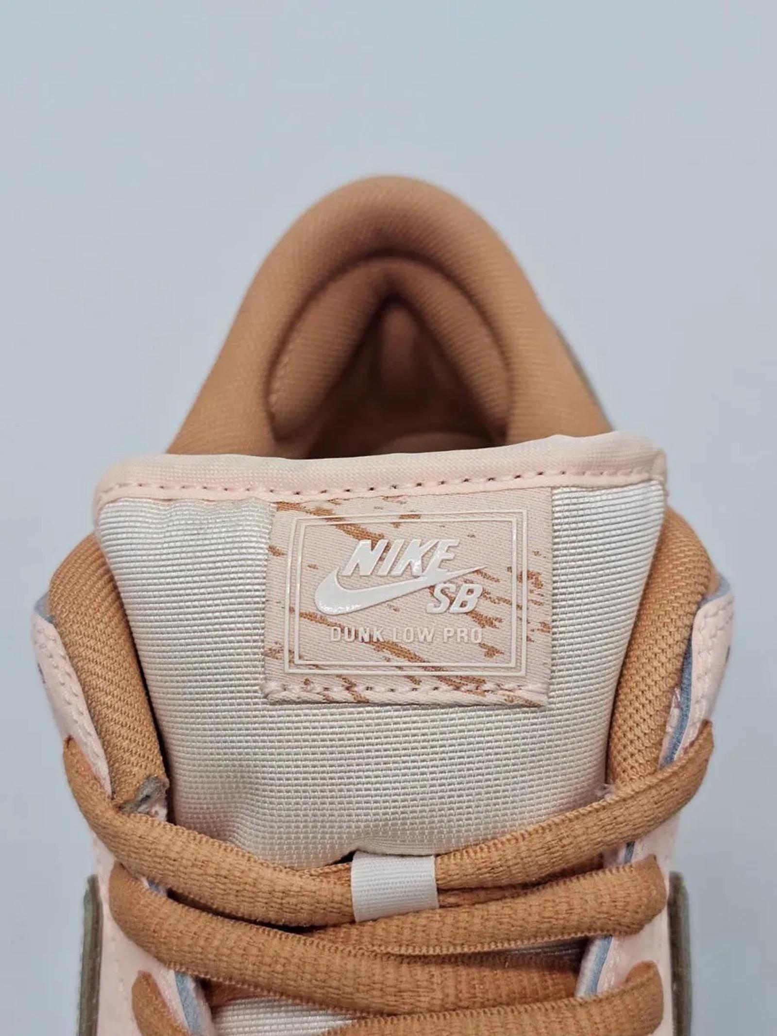 Nike SB Dunk Low Pro Premium Trocadéro Gardens FV5926-200