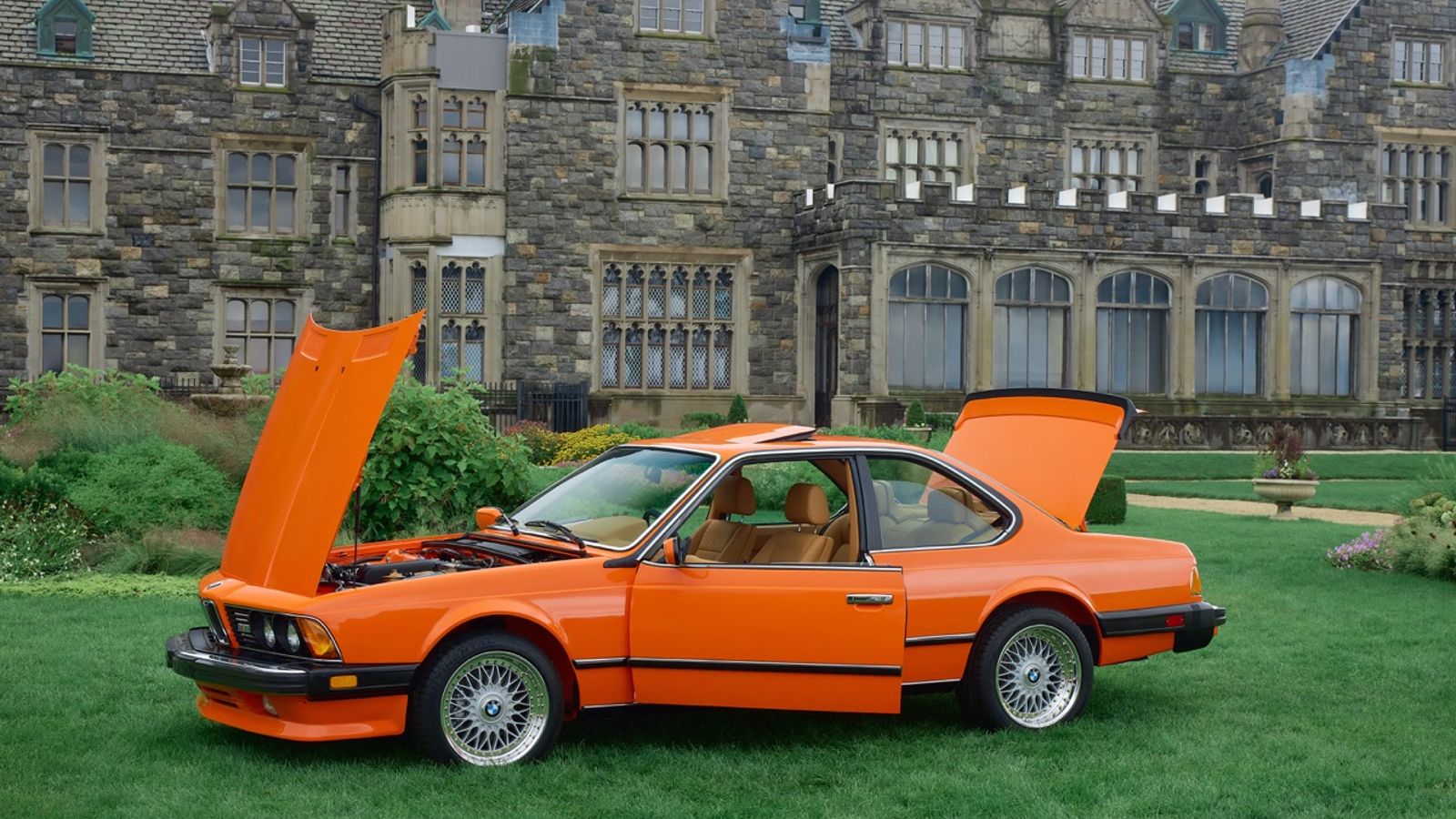 Kith for BMW 2026: The 1972 BMW 3.0 CSi & 1987 M6 E24 by Ronnie Fieg