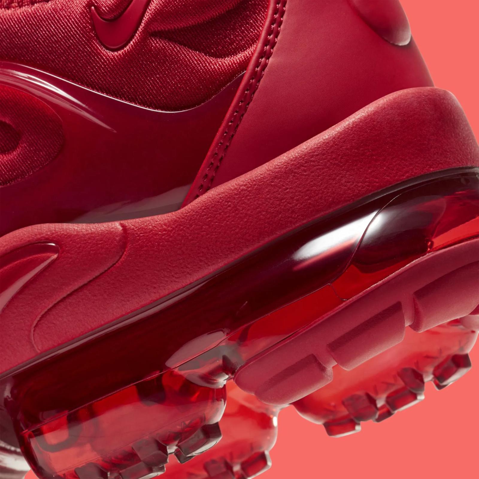 Nike Air VaporMax Plus Triple Red 2025 Restock CW6973-600