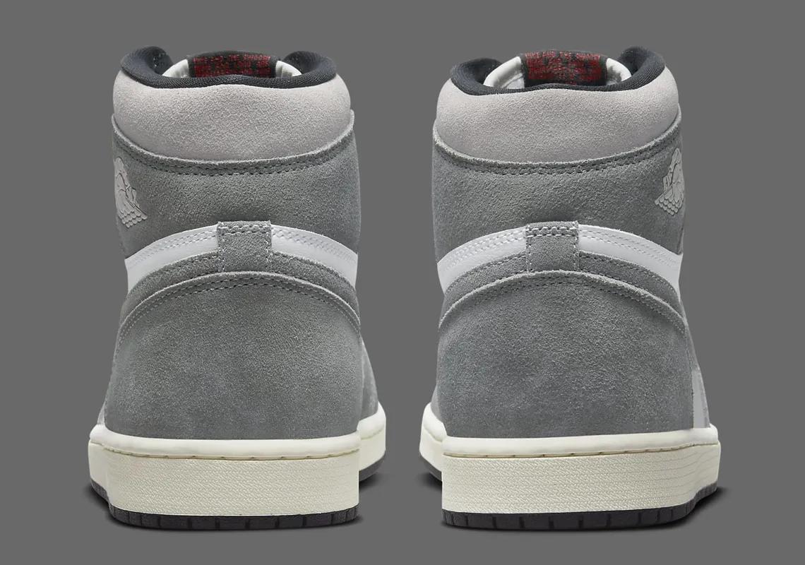 Air Jordan 1 Retro High OG Smoke Grey