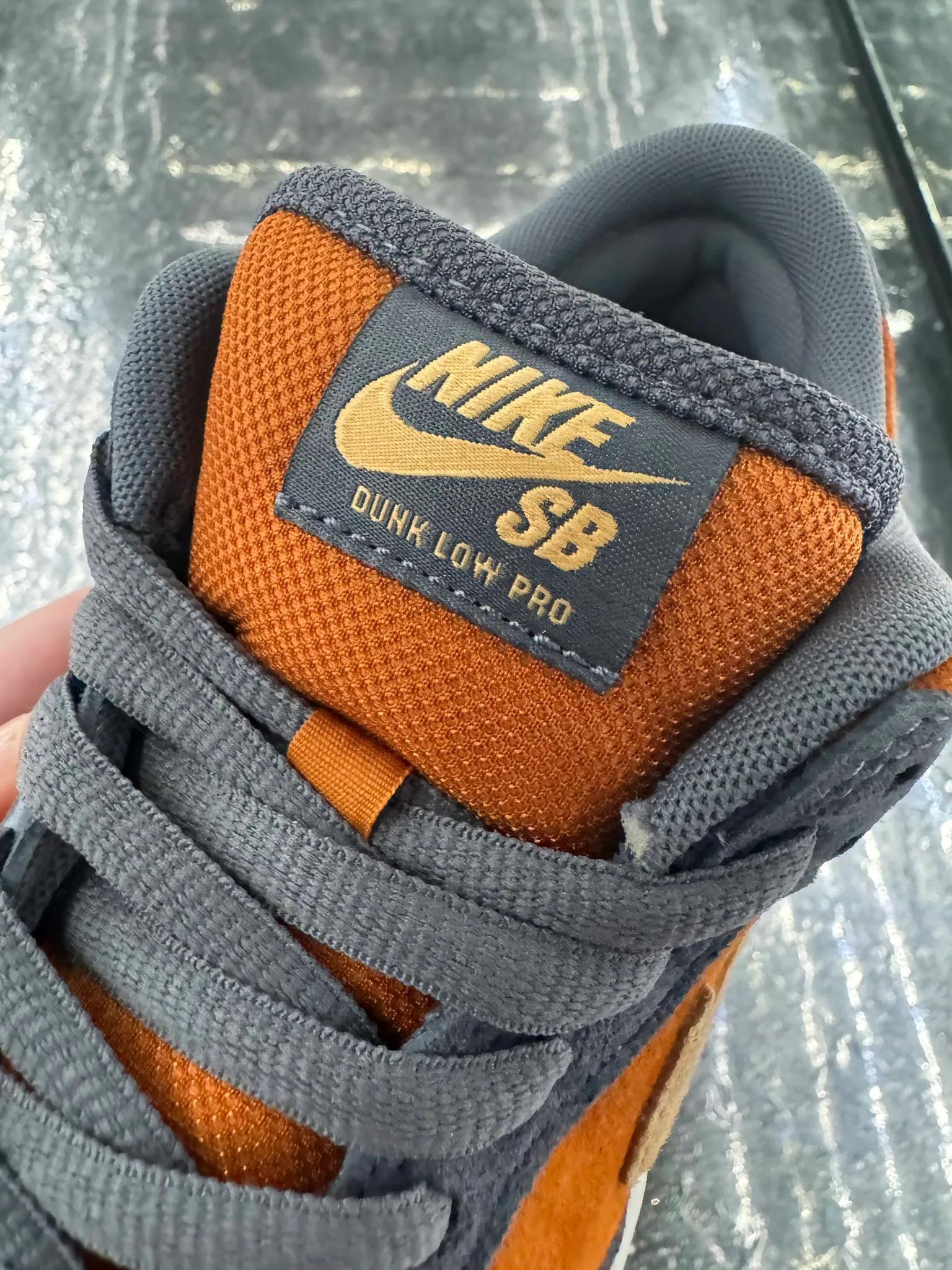 Nike SB Dunk Low Pro Light Carbon HF3704-002