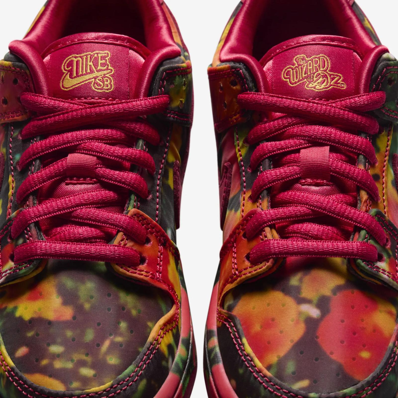 Wizard of Oz x Nike SB Dunk Low Pro Poppy Field FZ1236-600