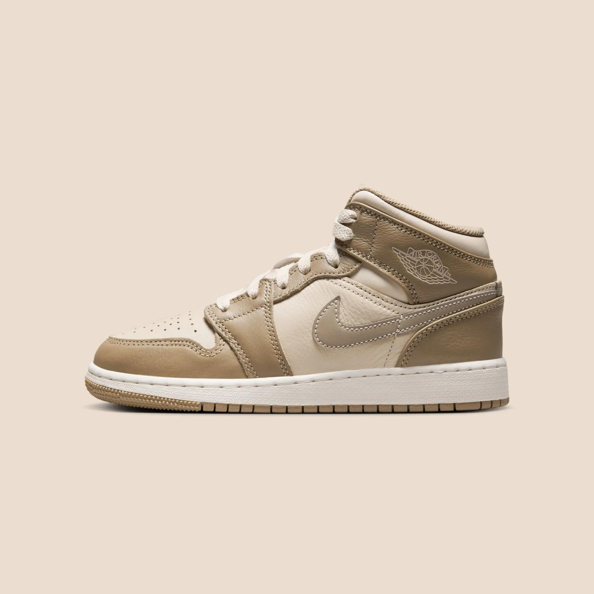 Air Jordan 1 Mid GS “Legend Brown”