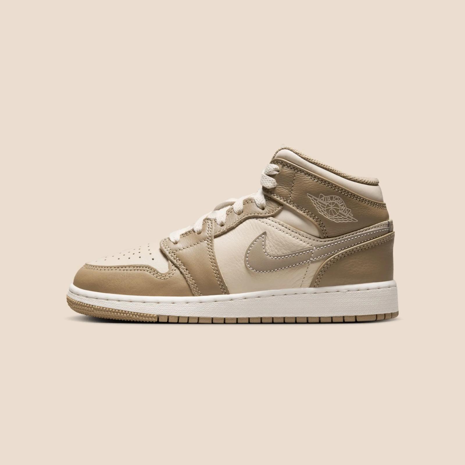 Air Jordan 1 Mid GS “Legend Brown”