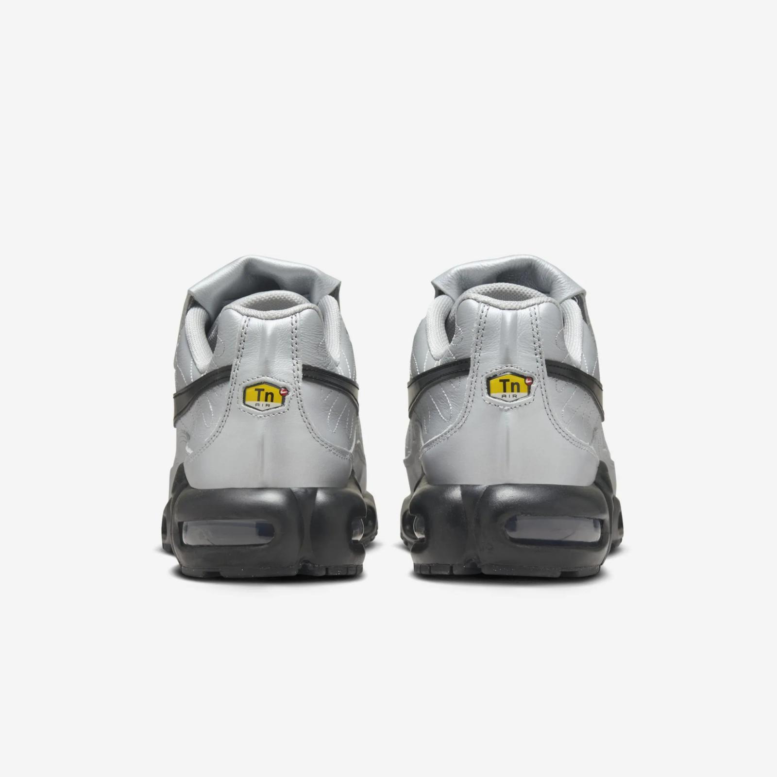 Nike Air Max Plus Tiempo Grey / Black HM6850-001