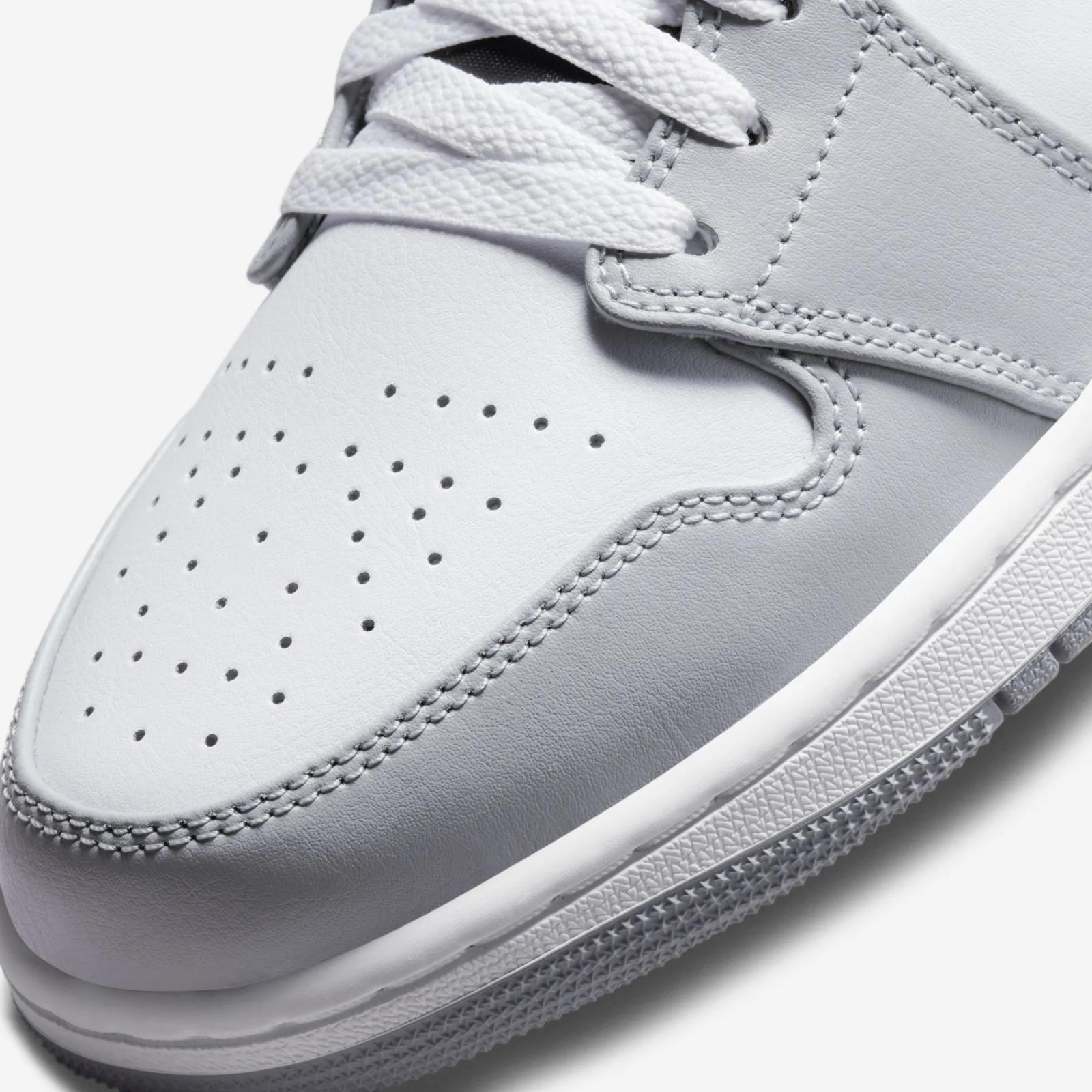 Air Jordan 1 Mid Light Smoke Grey 2025 Restock 554724-078