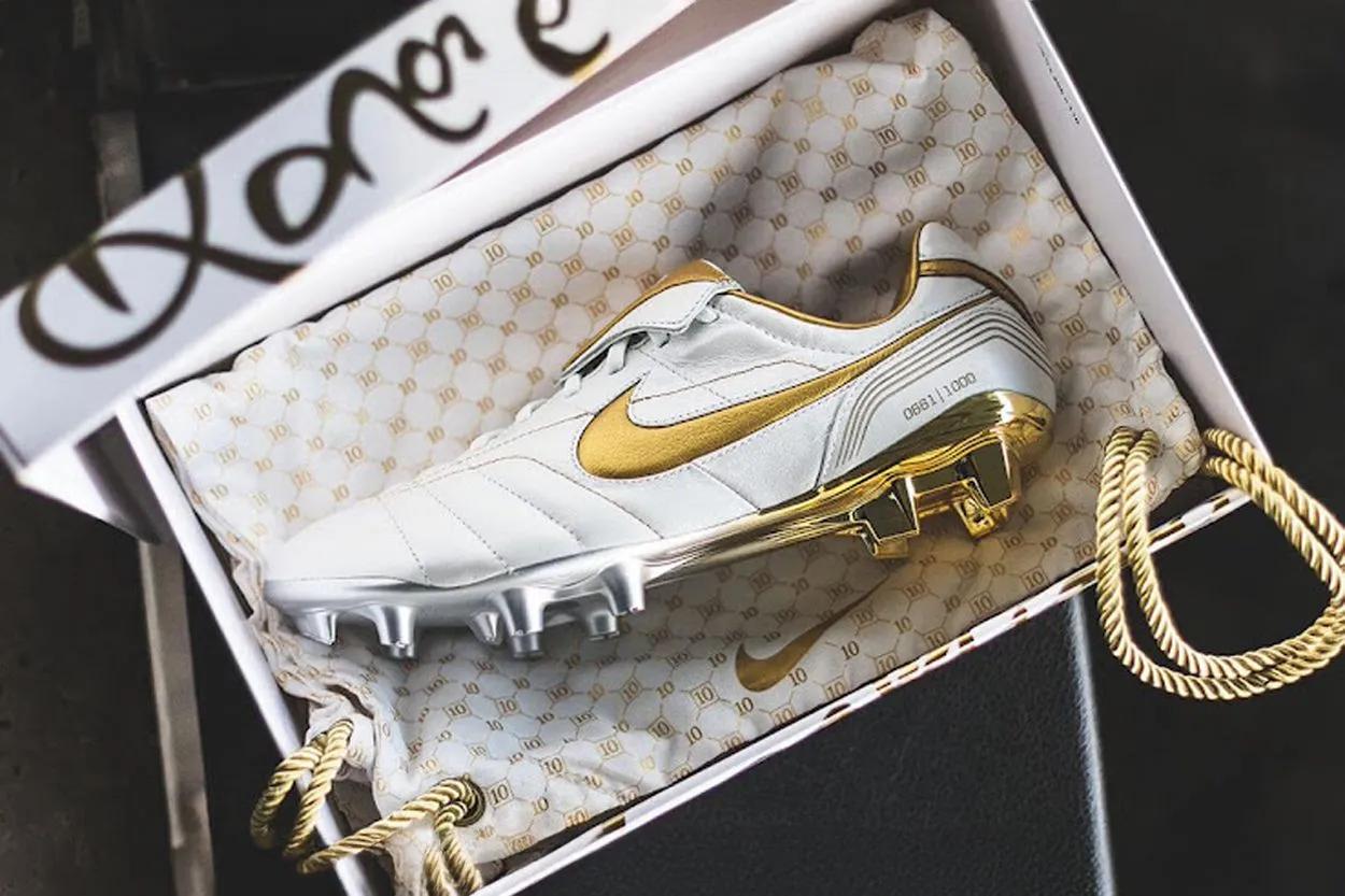 Nike Premier 4 Ronaldinho R10 Football Boots Release