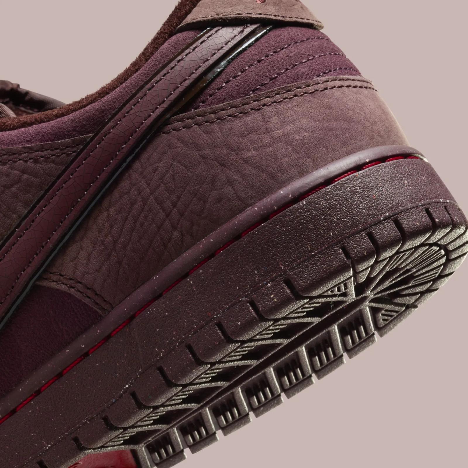 Nike SB Dunk Low Pro Burgundy Crush