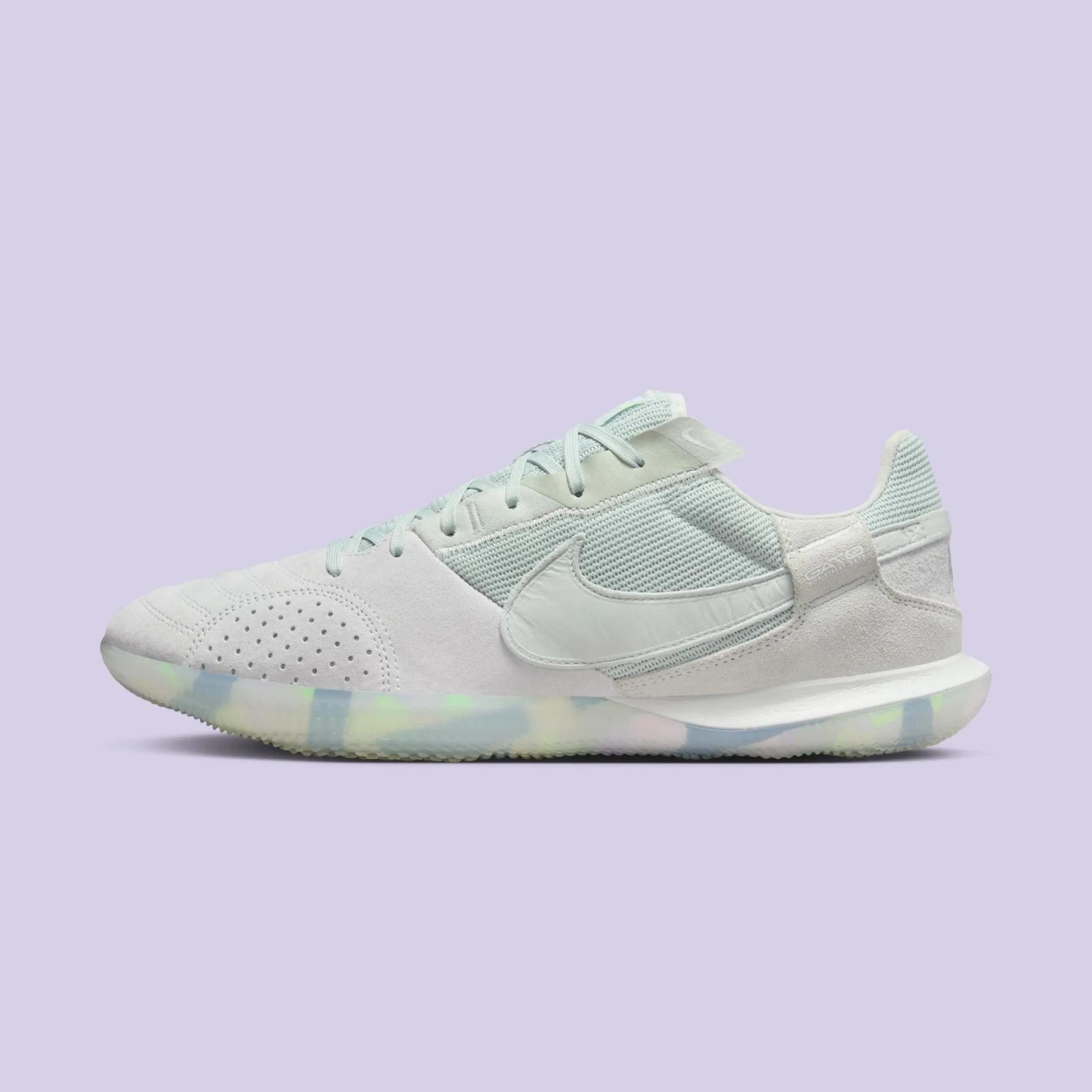 Nike Streetgato SE “Light Silver”