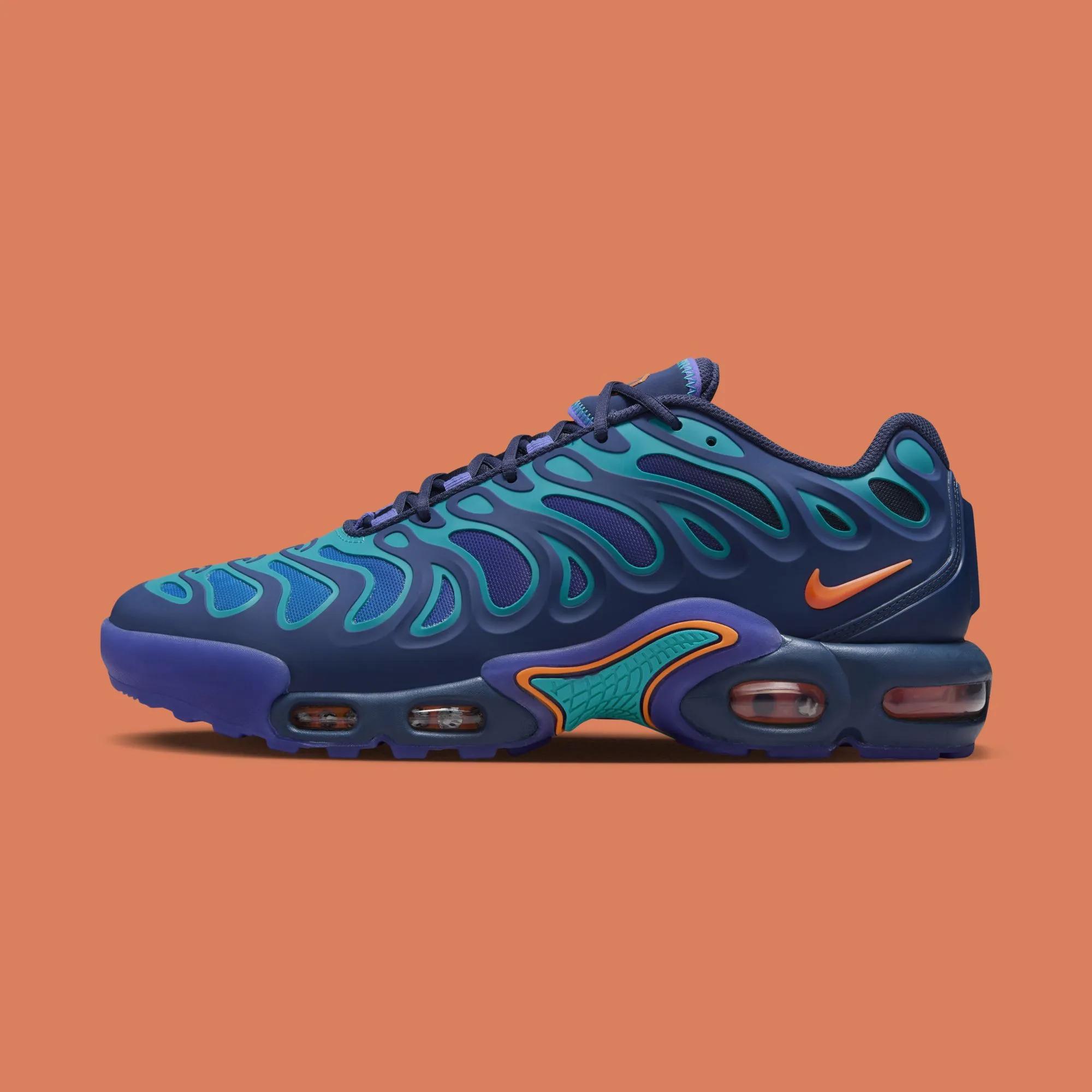 Nike Air Max Plus Drift “Midnight Navy / Total Orange”