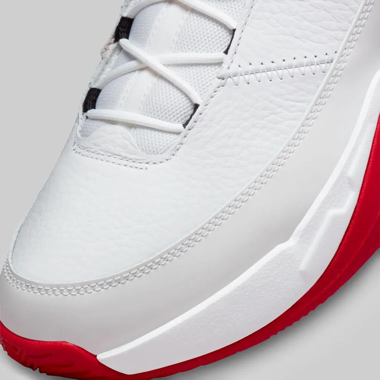 Air Jordan Max Aura 3 University Red