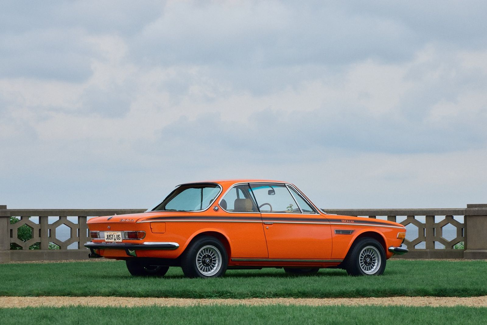 Kith for BMW 2026: The 1972 BMW 3.0 CSi & 1987 M6 E24 by Ronnie Fieg