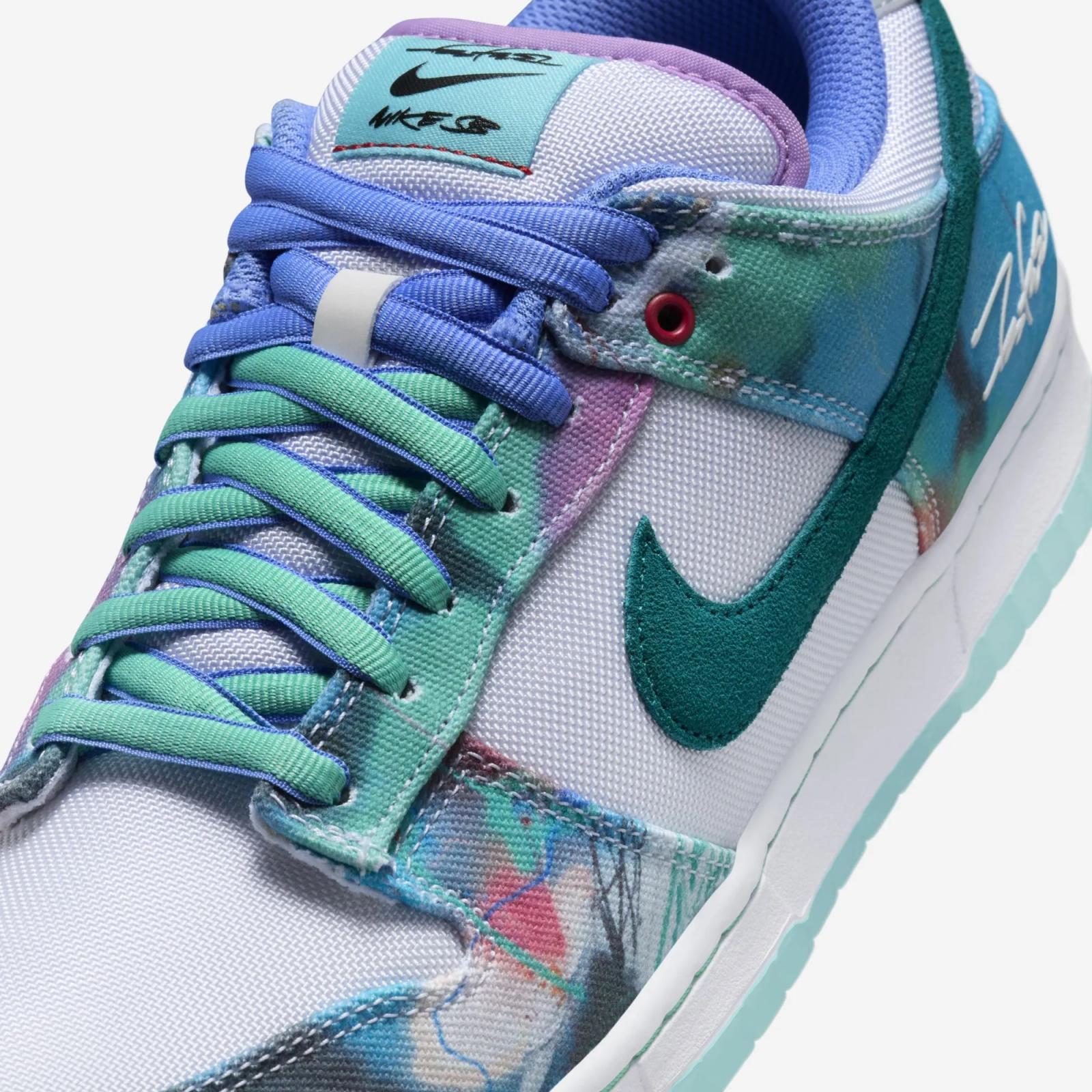 Futura Laboratories x Nike SB Dunk Low OG QS Bleached Aqua HF6061-400
