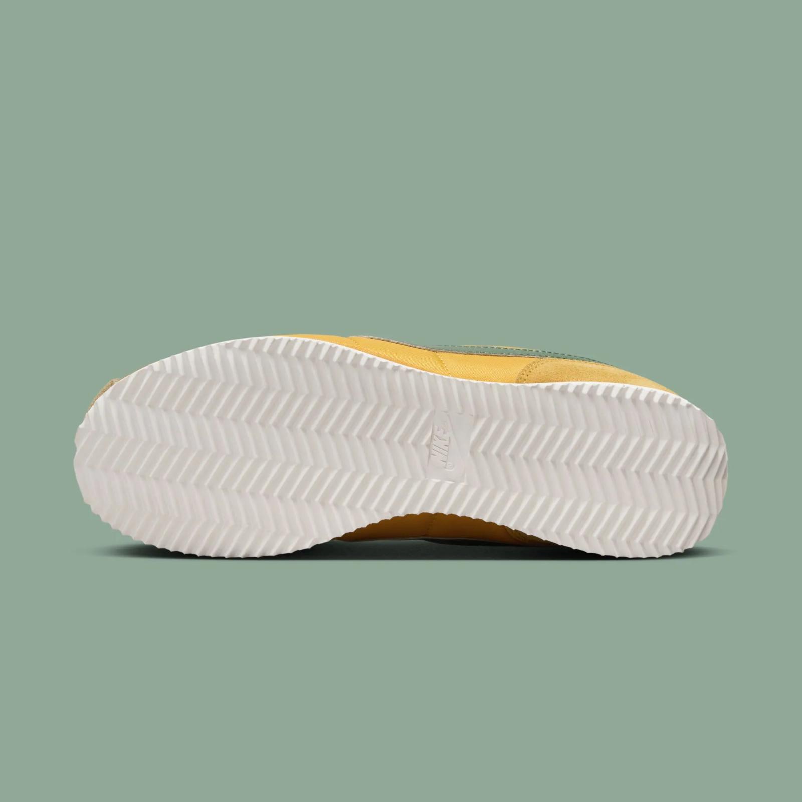 Nike Cortez Textile Yellow Ochre / Gorge Green DZ2795-702
