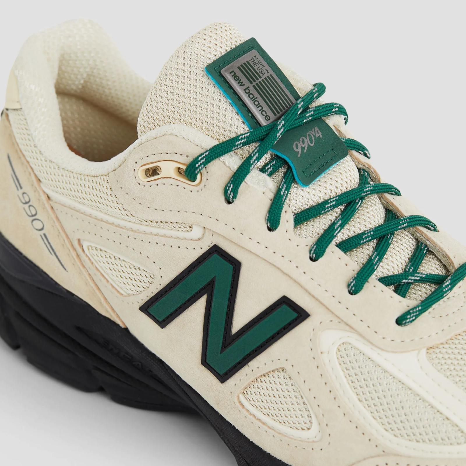 New Balance 990v4 Macadamia Nut / Black U990GB4