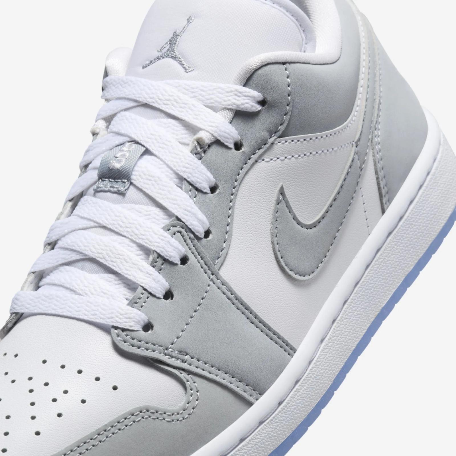 Air Jordan 1 Low Wolf Grey DC0774-105