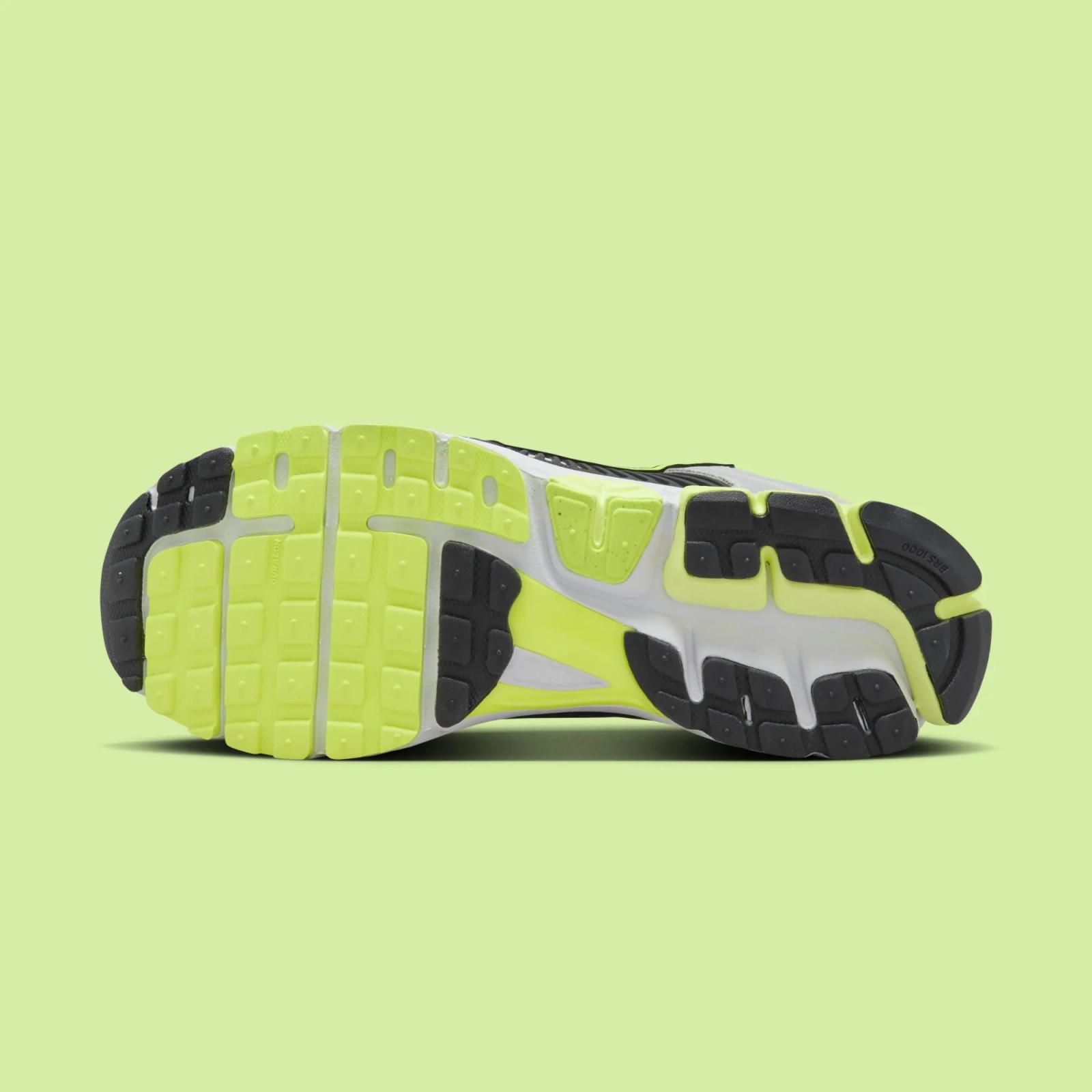 Nike Zoom Vomero 5 Volt / Metallic Platinum FB9149-701