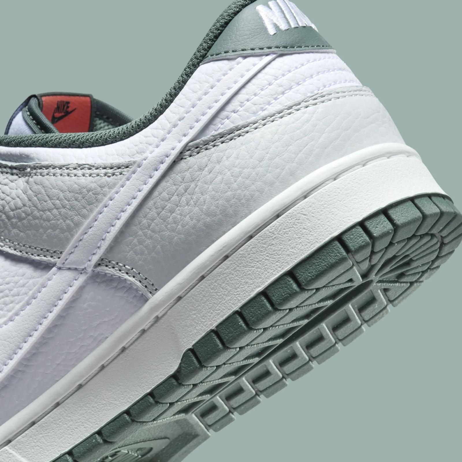 Nike Dunk Low SE Photon Dust Vintage Green HF2874-001