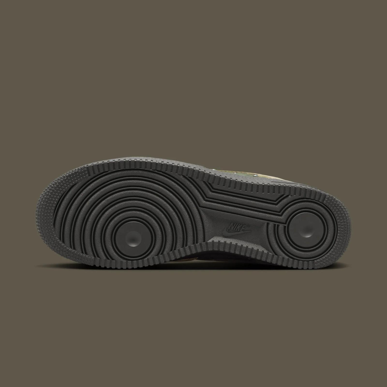 Nike Air Force 1 Low Retro QS HF0674-300