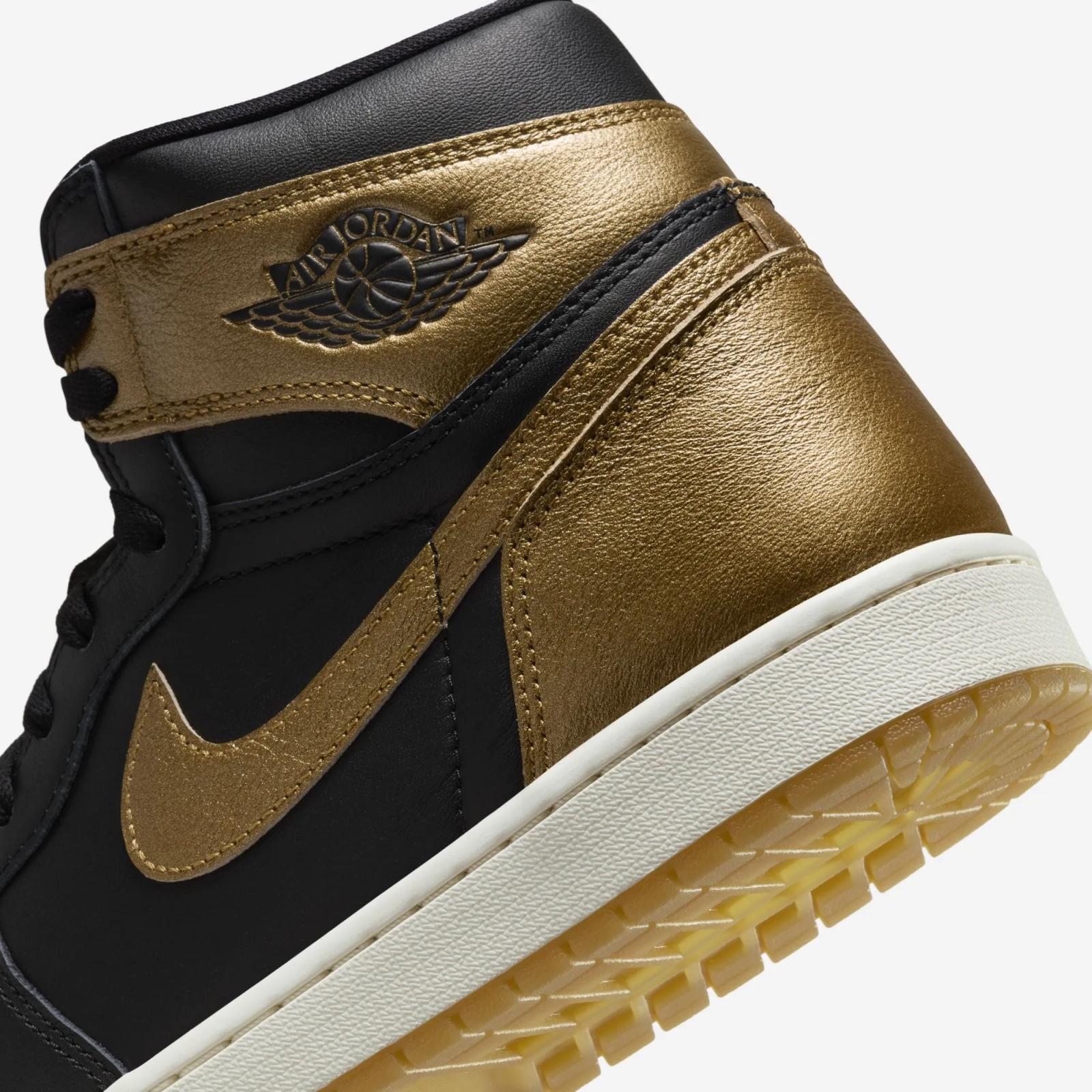 Air Jordan 1 Retro High OG Metallic Gold DZ5485-071