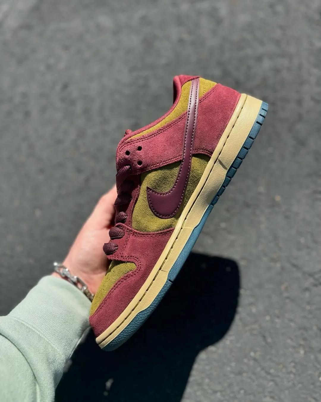 Nike SB Dunk Low Pro Dark Team Red HQ1625-600