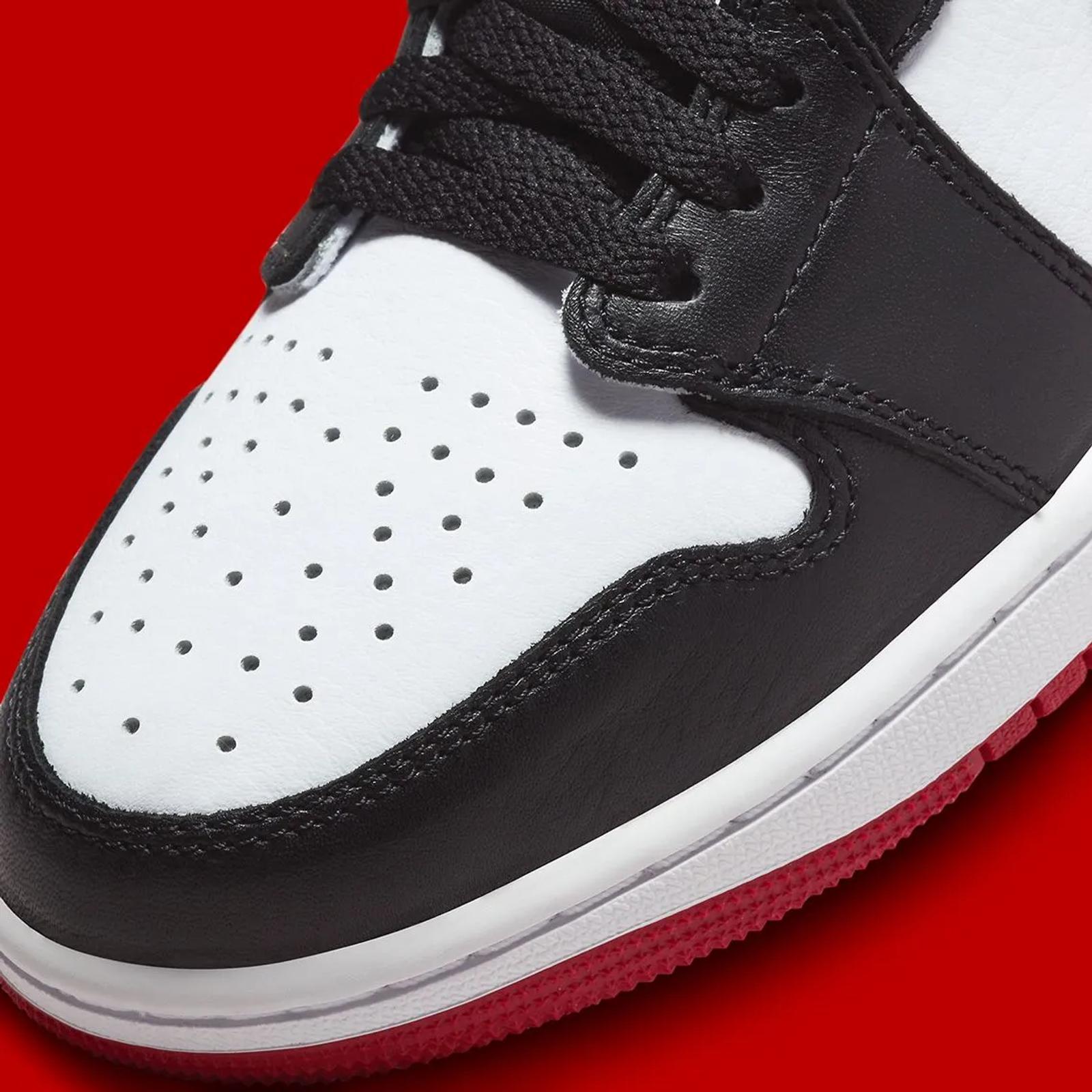 Air Jordan 1 Retro Low Black Toe