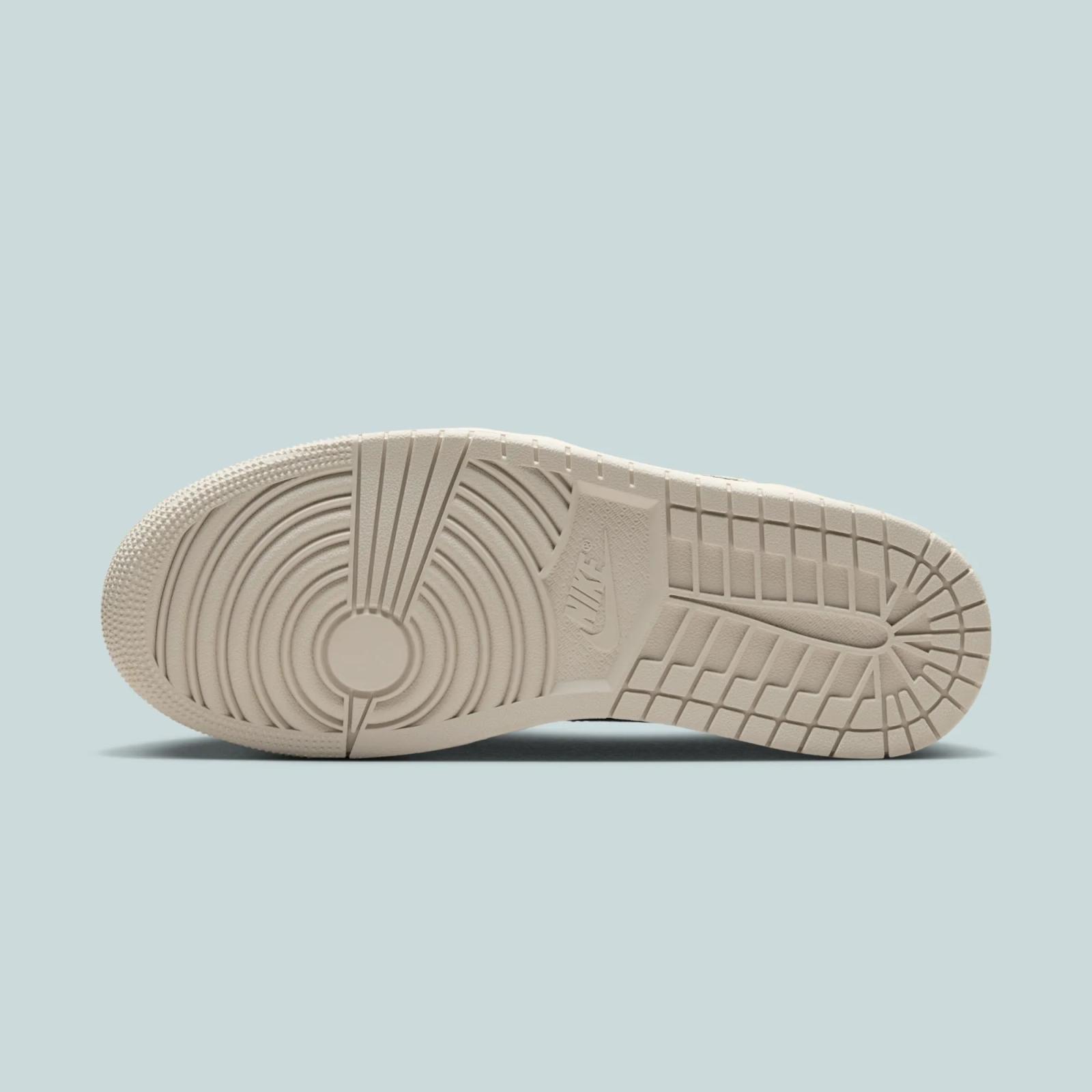 Air Jordan 1 Low SE Muslin / Glacier Blue HQ3440-101