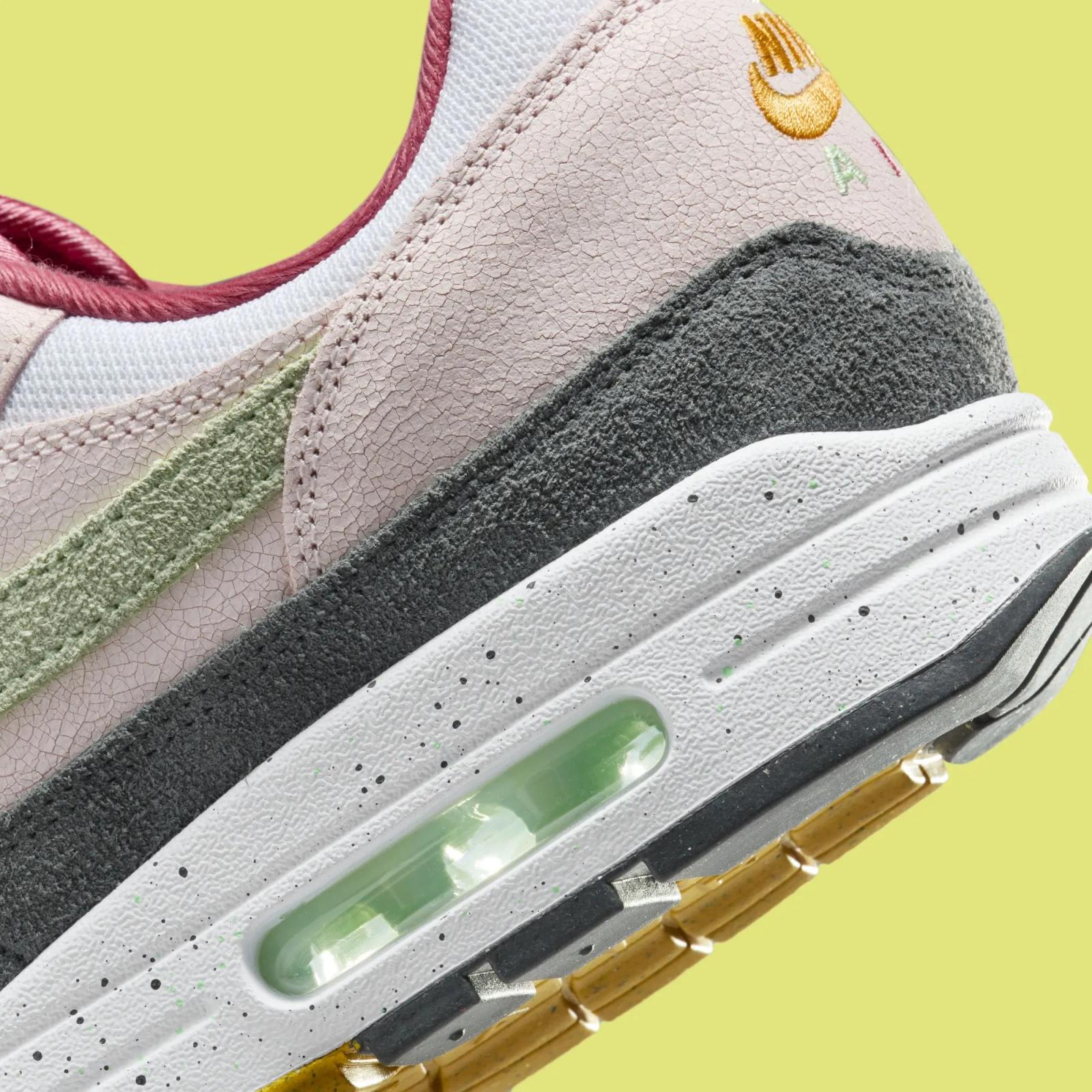 Nike Air Max 1 Light Soft Pink FZ4133-640