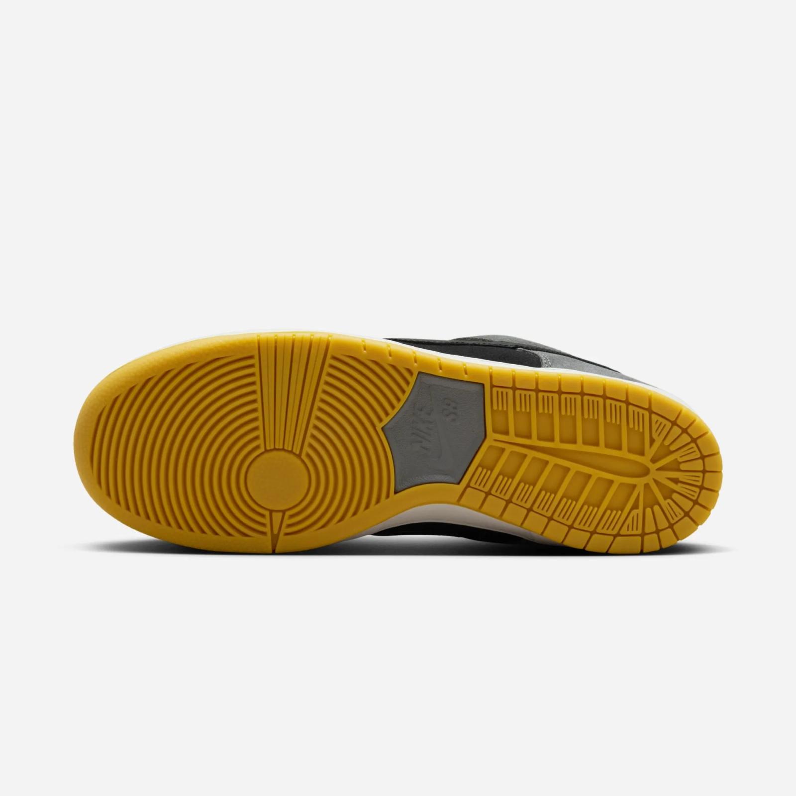 Nike SB Dunk Low Pro Dark Smoke Grey HF3063-001