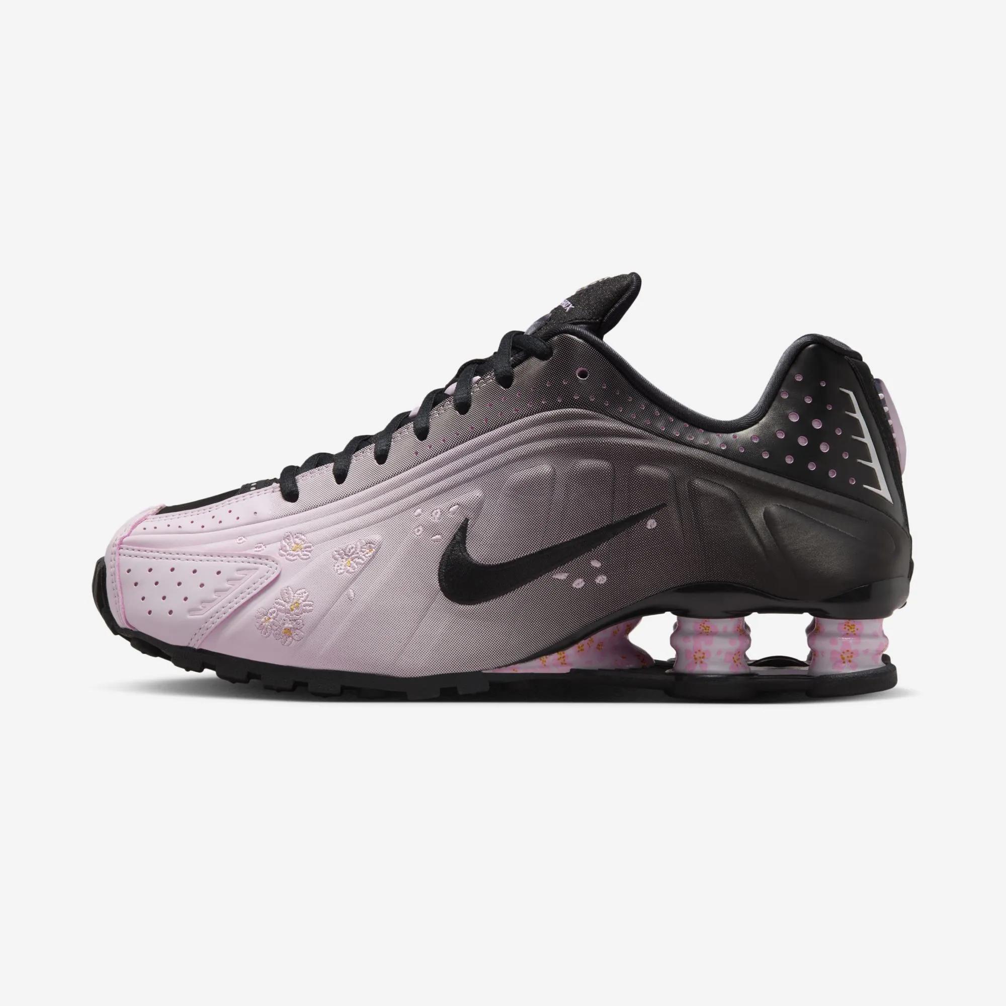 Nike Shox R4 “Sakura / Regal Pink”