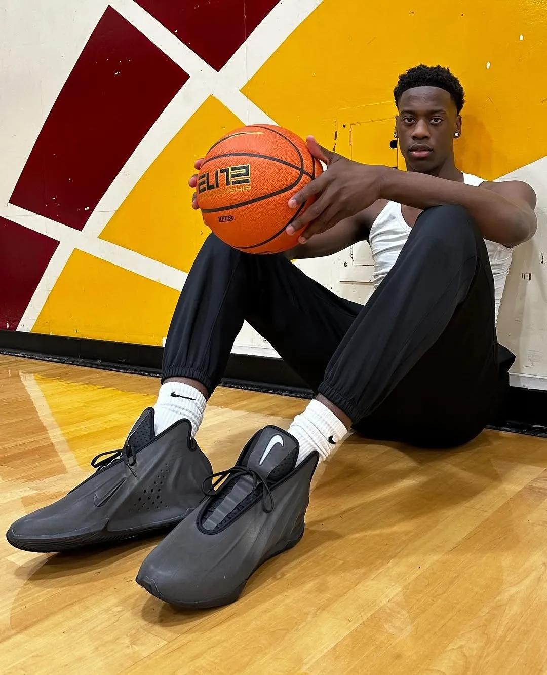 Nike G.T. Future “Black / Metallic Silver”