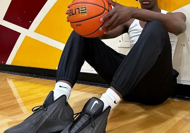 Nike G.T. Future "Black / Metallic Silver" Black/Metallic Silver