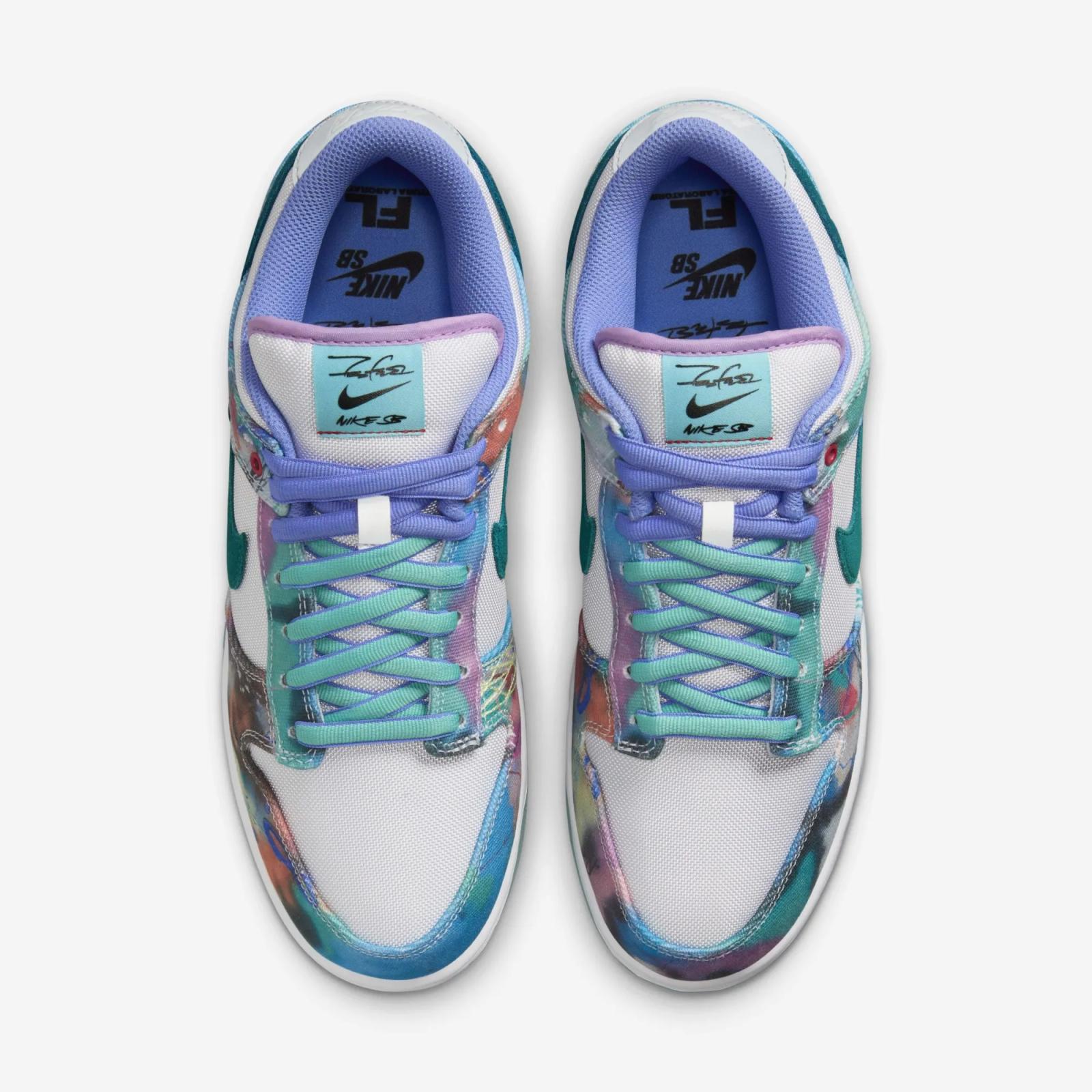 Futura Laboratories x Nike SB Dunk Low OG QS Bleached Aqua HF6061-400