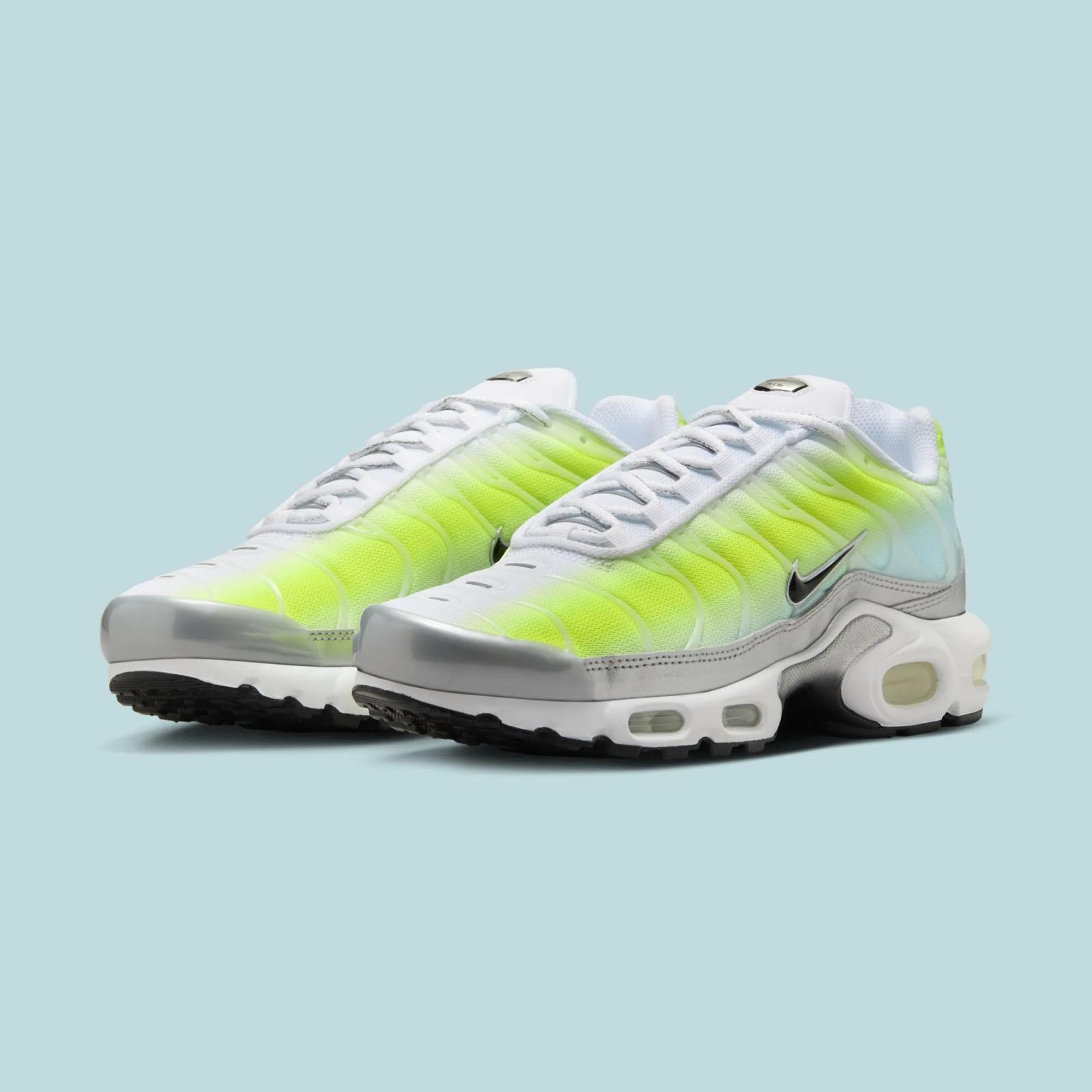 Nike Air Max Plus Cyber / Glacier Blue HJ9574-100