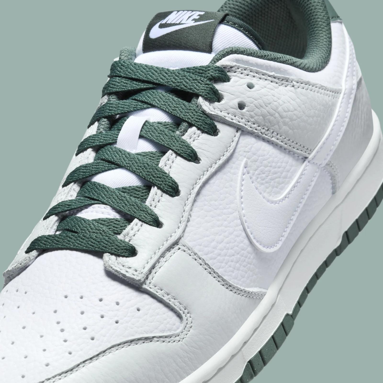 Nike Dunk Low SE Photon Dust Vintage Green HF2874-001