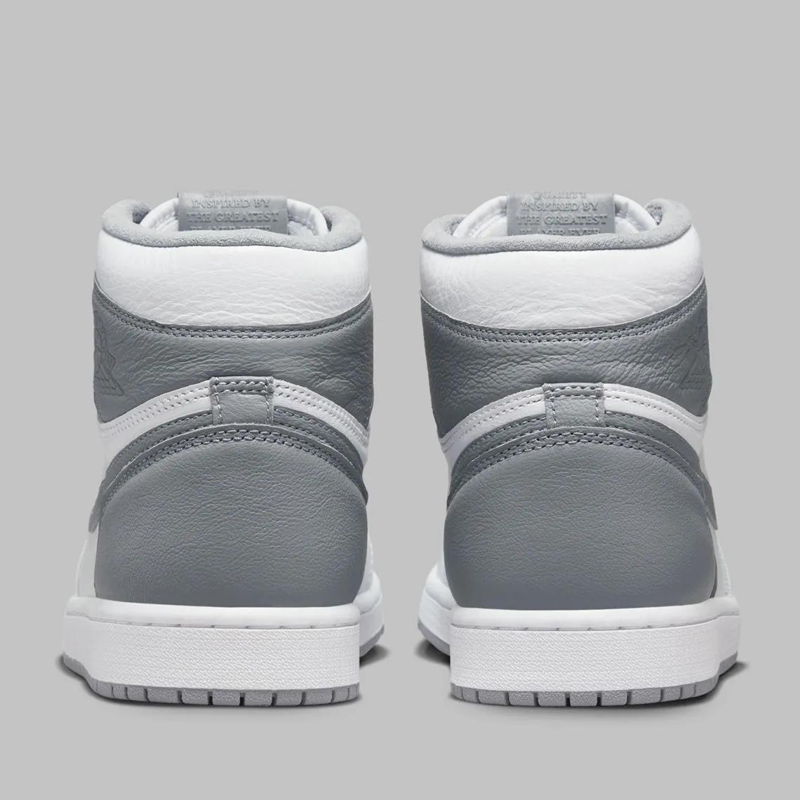 Air Jordan 1 Retro High OG Stealth