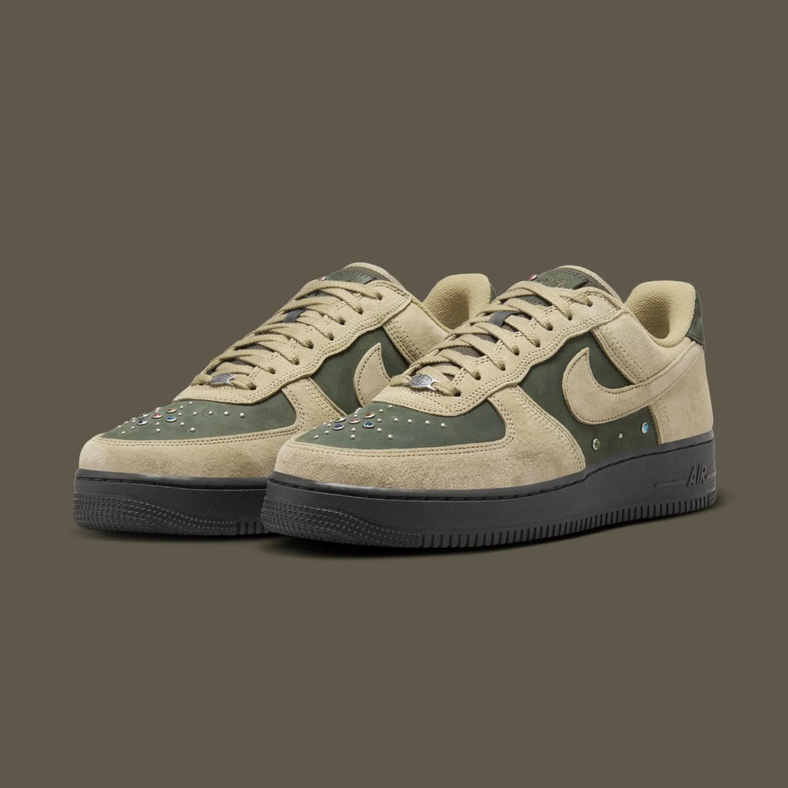 Nike Air Force 1 Low Retro QS HF0674-300