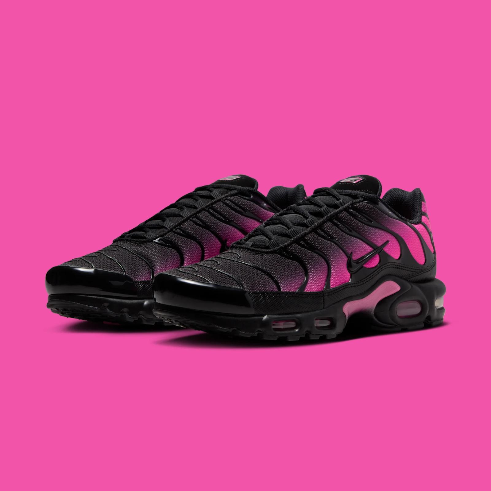 Nike Air Max Plus OG "Black & Hyper Pink" returns in 2026