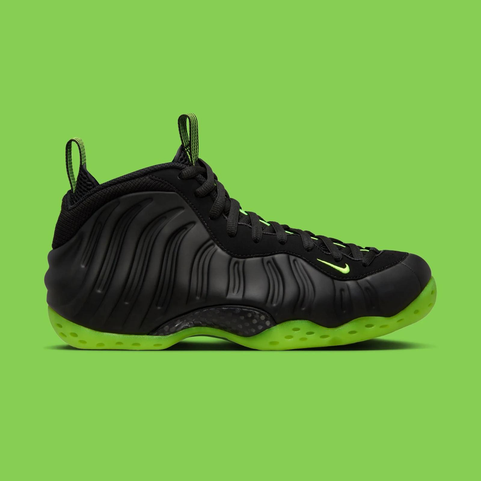 Nike Air Foamposite One Black / Volt HF2902-001