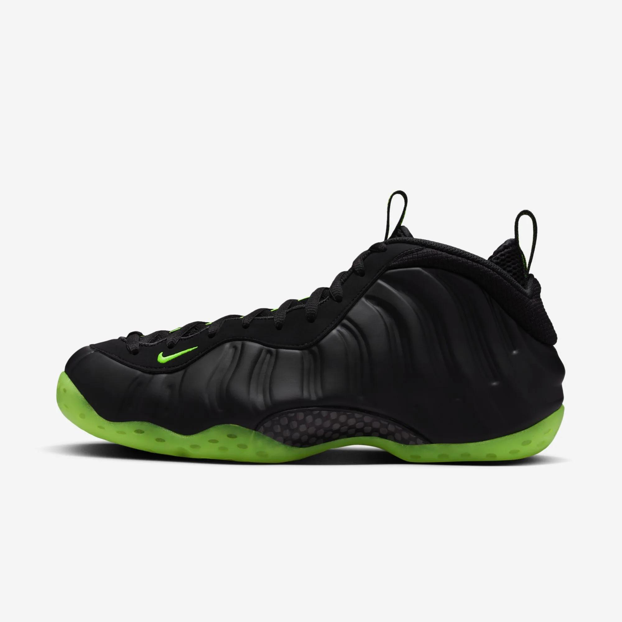 Nike Air Foamposite One “Black / Volt”
