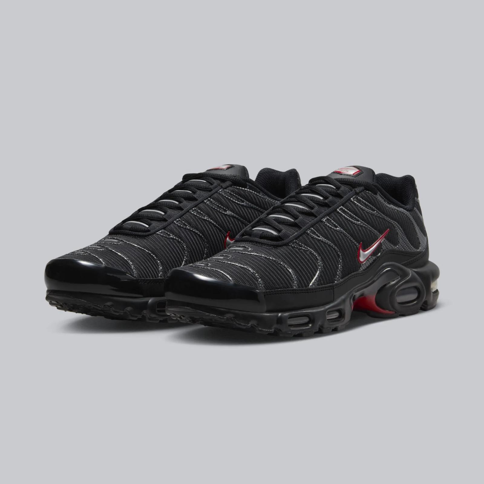 Nike Air Max Plus “Metallic Silver / University Red”