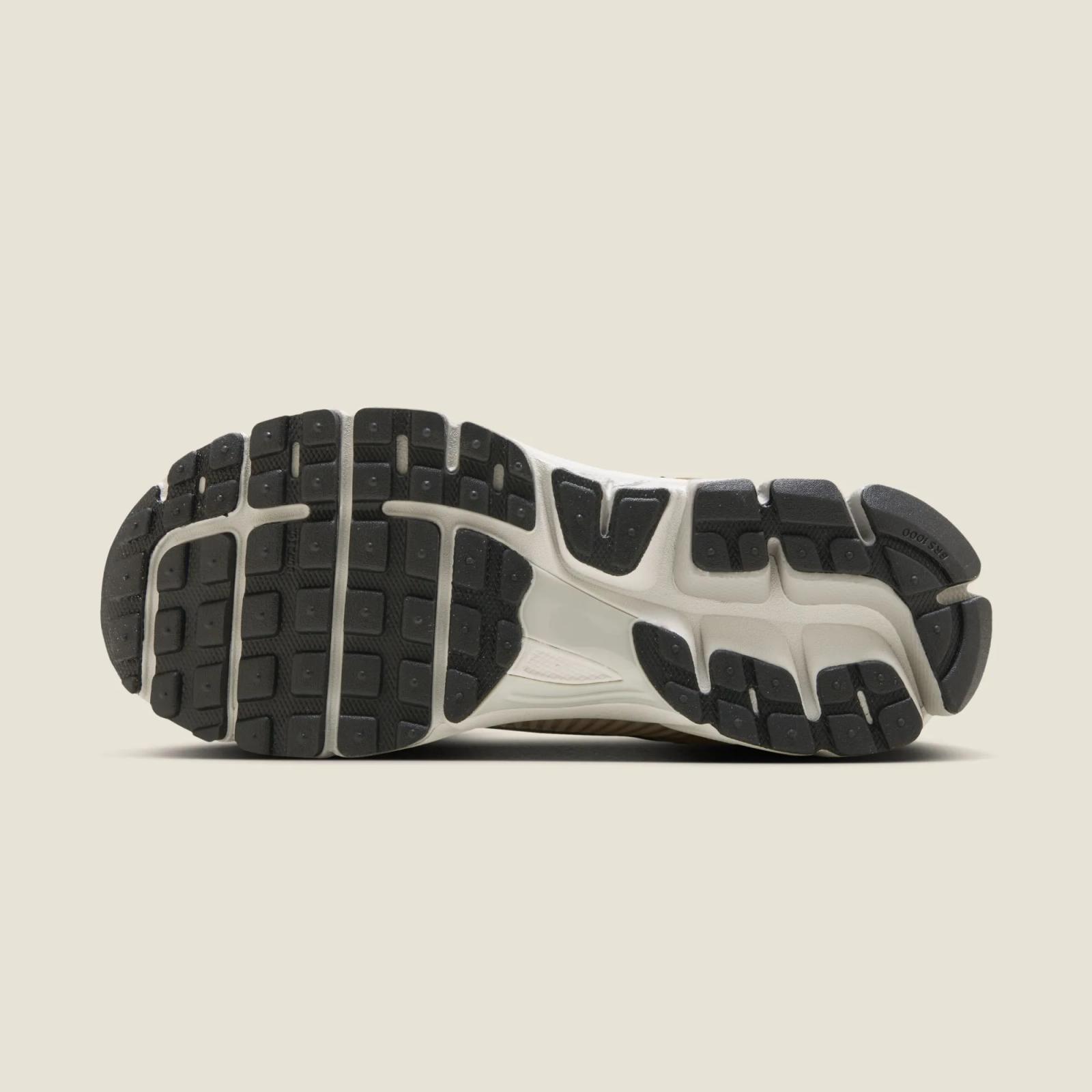 Nike Zoom Vomero 5 Pearl White FN6742-200