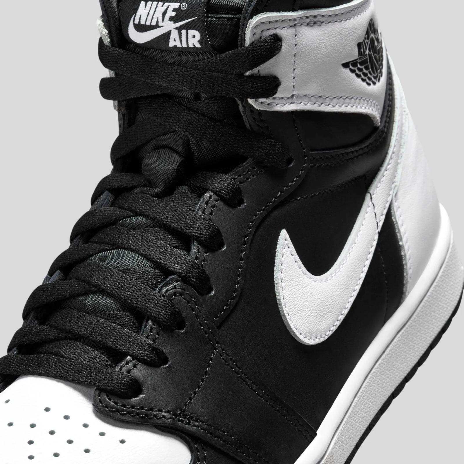 Air Jordan 1 Retro High OG Black White