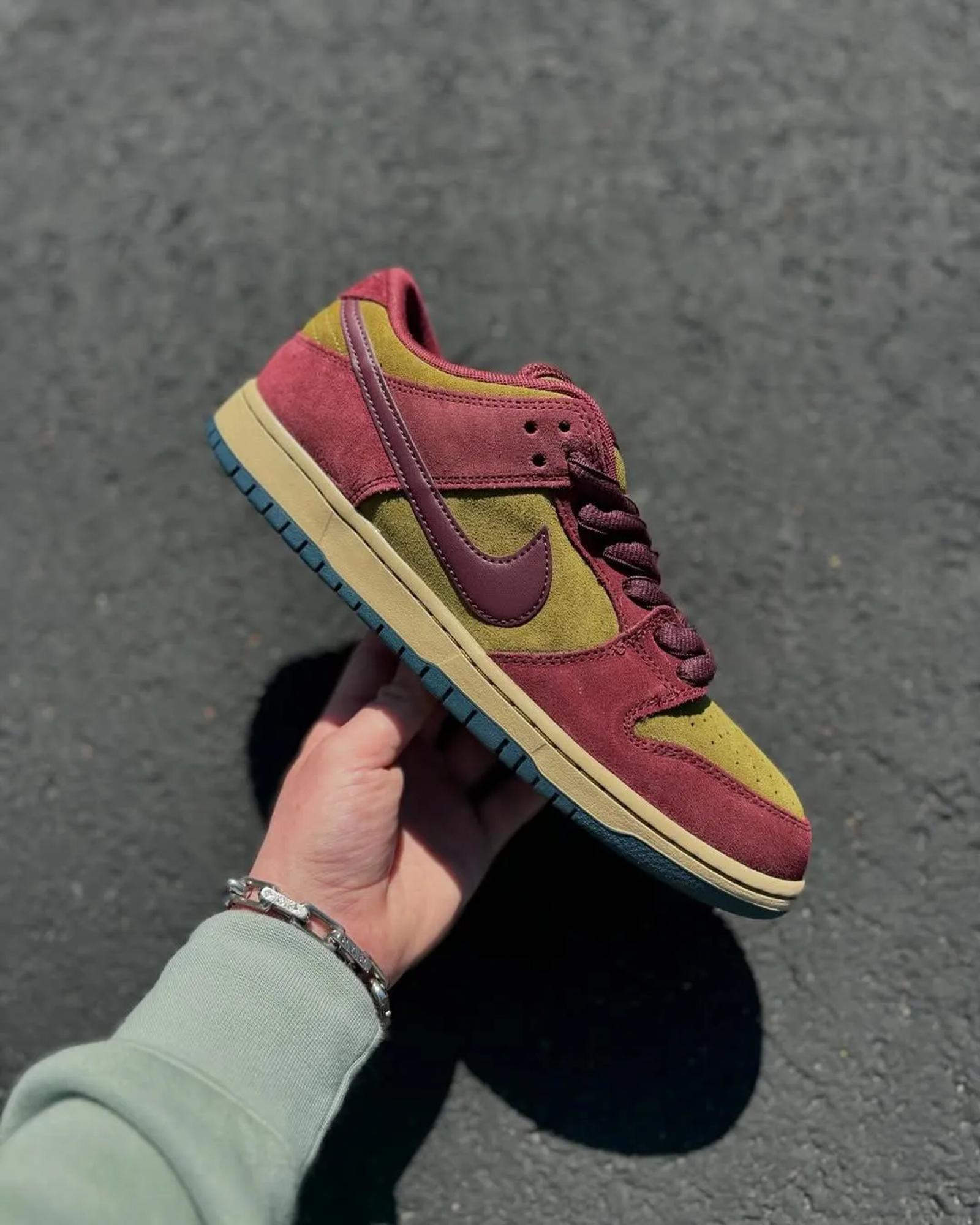 Nike SB Dunk Low Pro Dark Team Red HQ1625-600